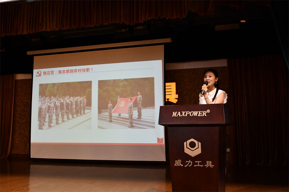 聆聽先進事跡，激發(fā)工作熱情(圖2)