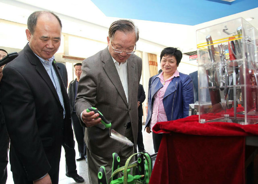 原國務(wù)委員、外交部部長唐家璇視察威力工具集團