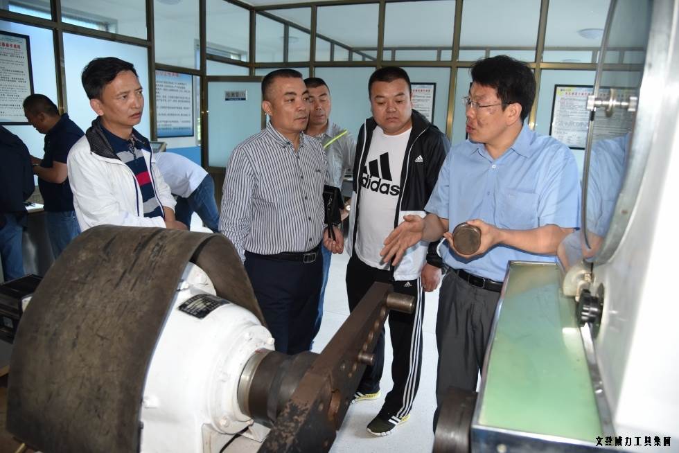 甘肅、青海優(yōu)秀經(jīng)銷(xiāo)商蒞臨威力集團(tuán)參觀考察(圖5)