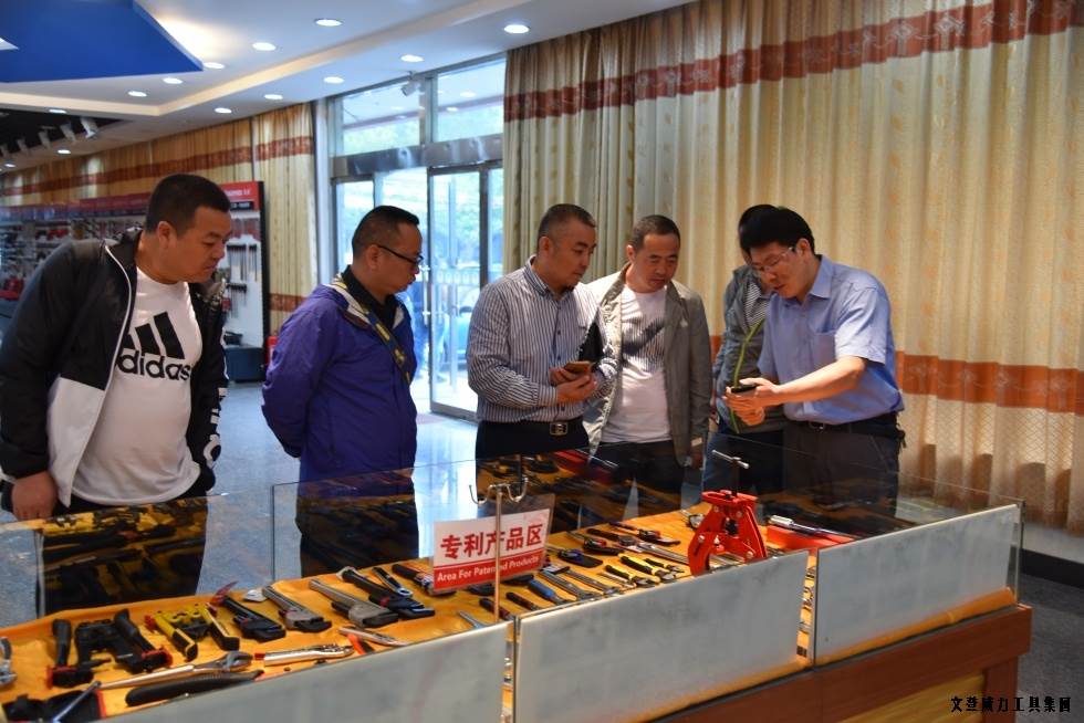 甘肅、青海優(yōu)秀經(jīng)銷(xiāo)商蒞臨威力集團(tuán)參觀考察(圖8)