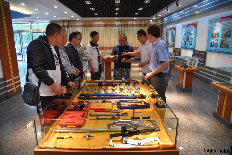 甘肅、青海優(yōu)秀經(jīng)銷(xiāo)商蒞臨威力集團(tuán)參觀考察(圖9)