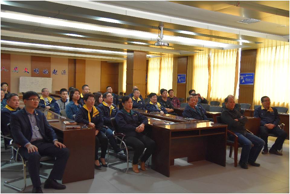 集中收看中國(guó)共產(chǎn)黨第十九次全國(guó)代表大會(huì)開(kāi)幕(圖6)